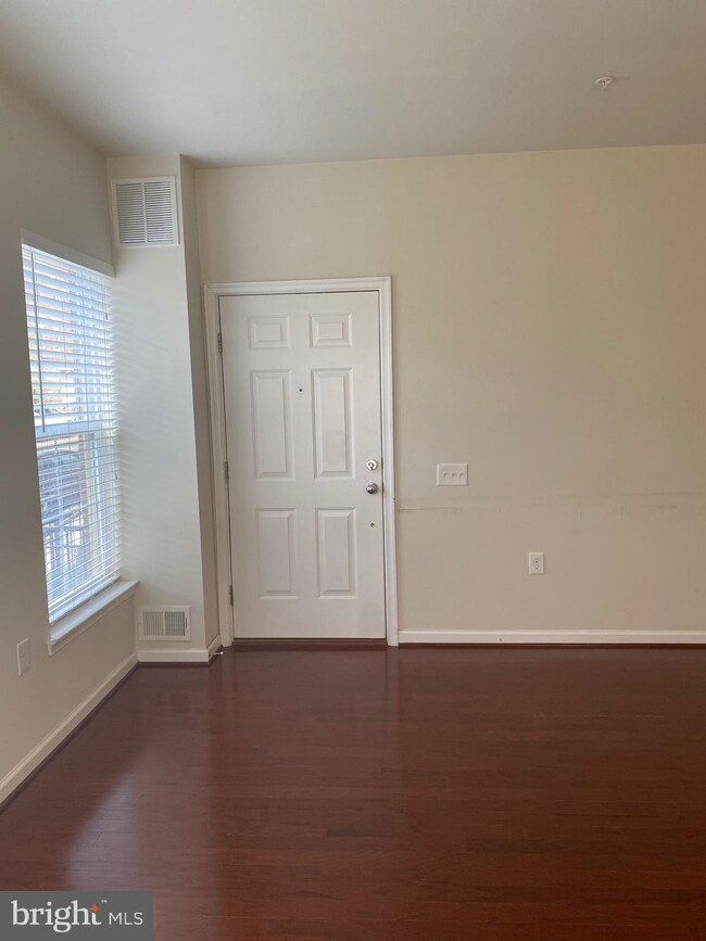 3025 Rittenhouse Cir unit 83, Fairfax, VA 22031 - photo 6