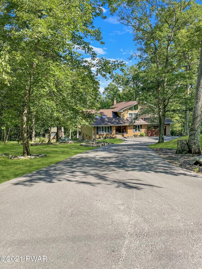 142 Apple Dr, Milford, PA 18337 - photo 3