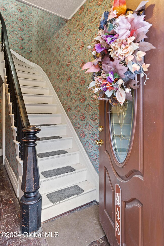 445 1st St, Troy, NY 12180 - photo 4
