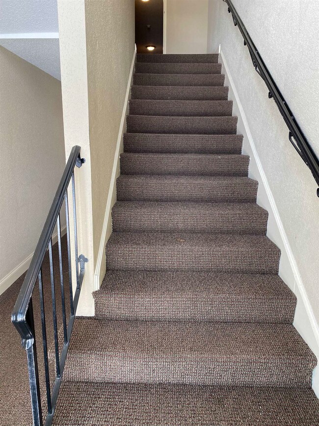 2 New Haven Dr unit UE202, Nashua, NH 03063 - photo 7