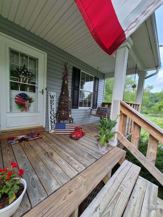 86 Maple Rock Rd, Meadow Bridge, WV 25976 - photo 6