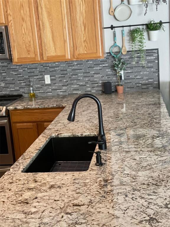 Kitchen Counter and Sink