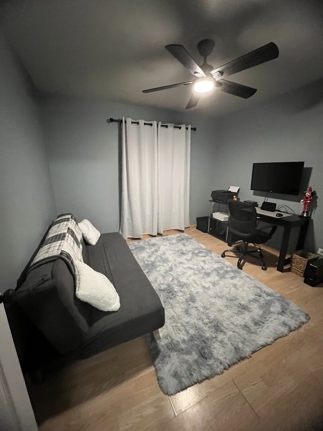 1687 Williamsburg Ct unit B, Wheaton, IL 60189 - photo 6