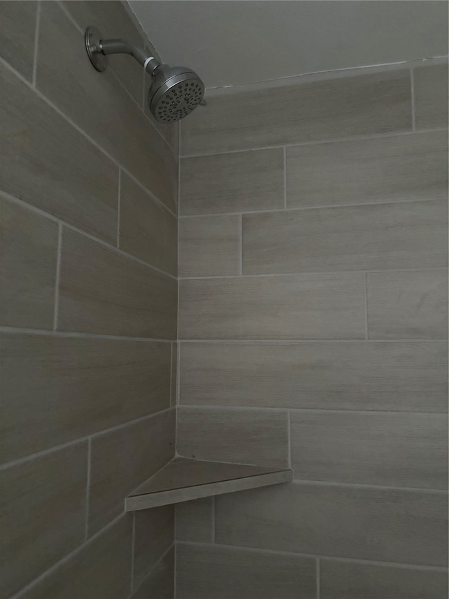 919 Brooks Ave, Rosenberg, TX 77471 - photo 5