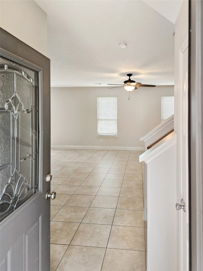 29101 Legends Valley Ln, Spring, TX 77386 - photo 3