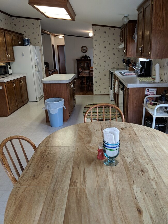 1130 Pollard Rd, Walling, TN 38587 - photo 7