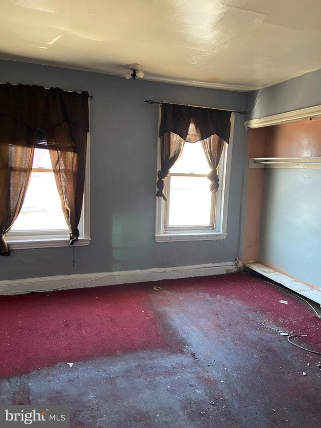 5639 Heiskell St, Philadelphia, PA 19144 - photo 7