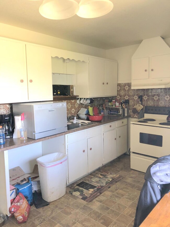 580 Markwood Dr, Redding, CA 96002 - photo 4