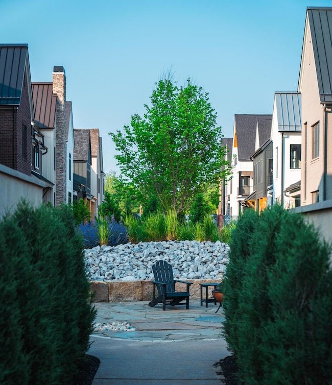 2342 Quarry Trails Dr, Hilliard, OH 43026 - photo 5