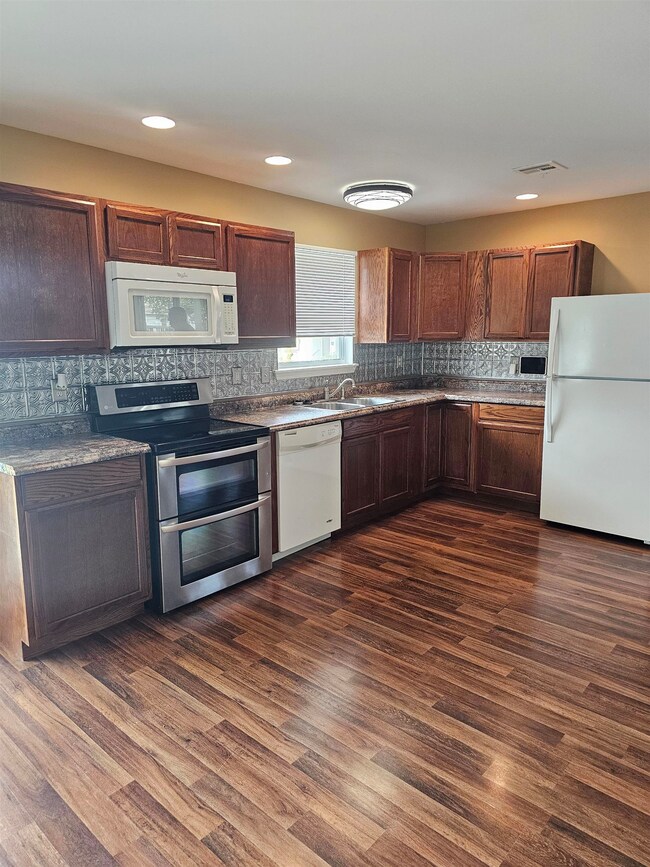 2001 E Maple Ave, Enid, OK 73701 - photo 4