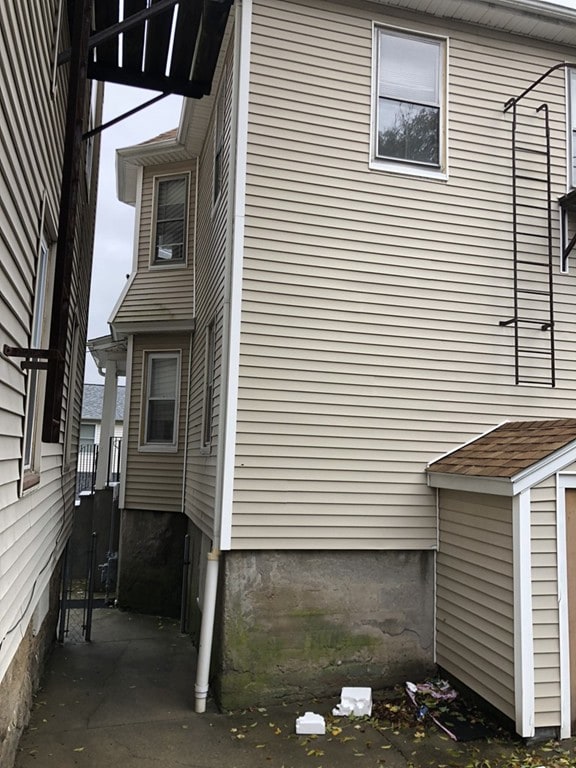 132 Lonsdale St, Fall River, MA 02721 - photo 4