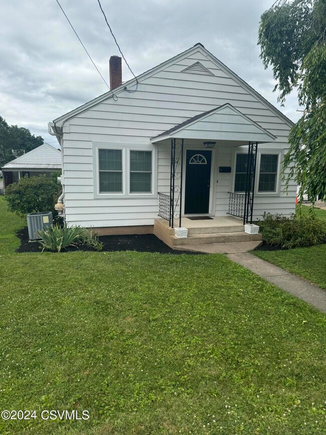 704 Penn St, Milton, PA 17847 - photo 2