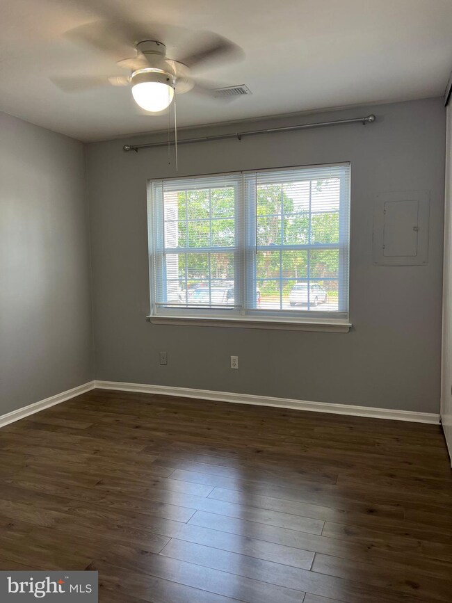 9712 Hagel Cir unit A, Lorton, VA 22079 - photo 5