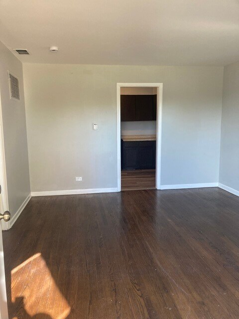 17306 Mahoney Pkwy, Hazel Crest, IL 60429 - photo 5