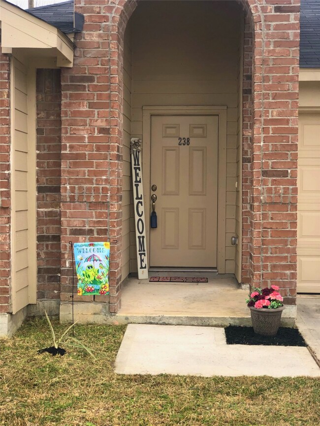 238 S Native Ln, Houston, TX 77022 - photo 3