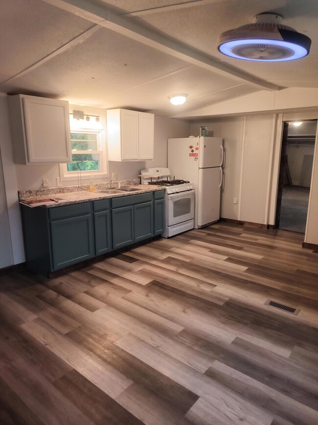 2805 Wapakoneta Ave unit 14, Sidney, OH 45365 - photo 7