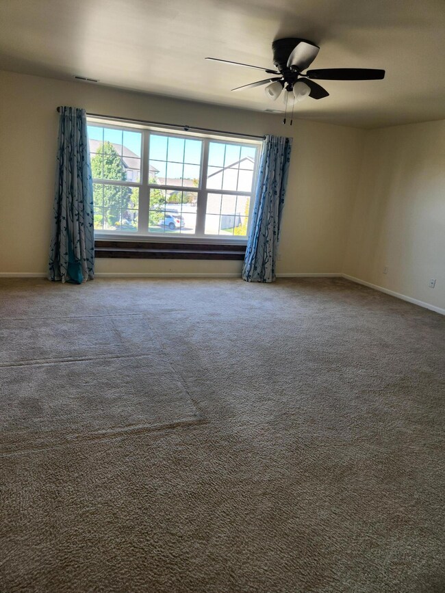 5437 Elkhart Cir, Crown Point, IN 46307 - photo 7