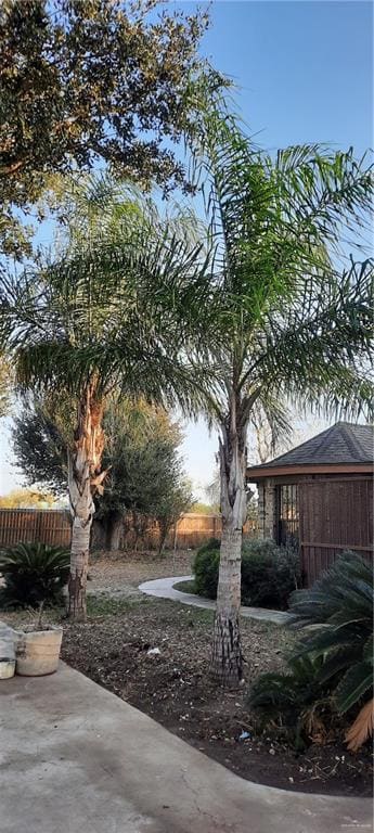 View of front yard