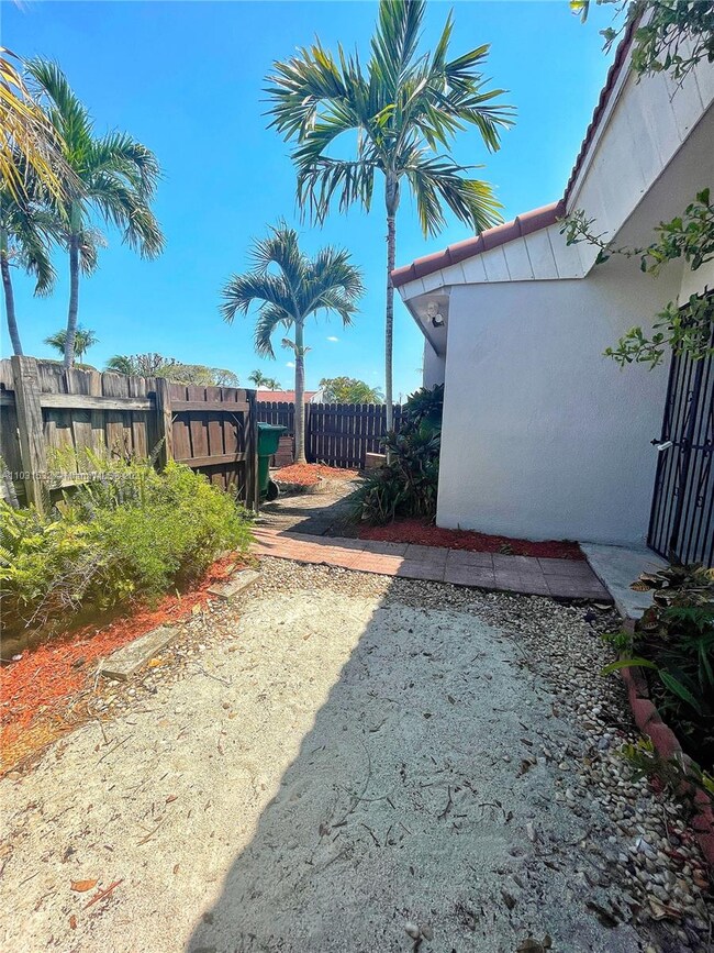 8004 SW 153rd Place, Miami, FL 33193 - photo 5