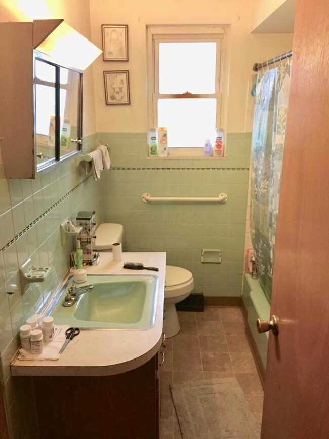 889 Bathroom