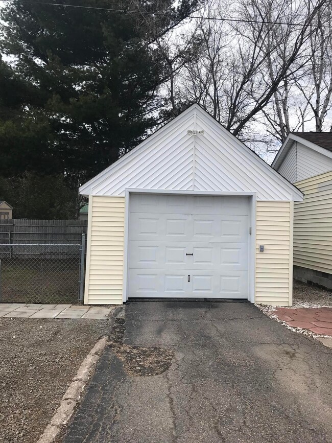 1 car garage