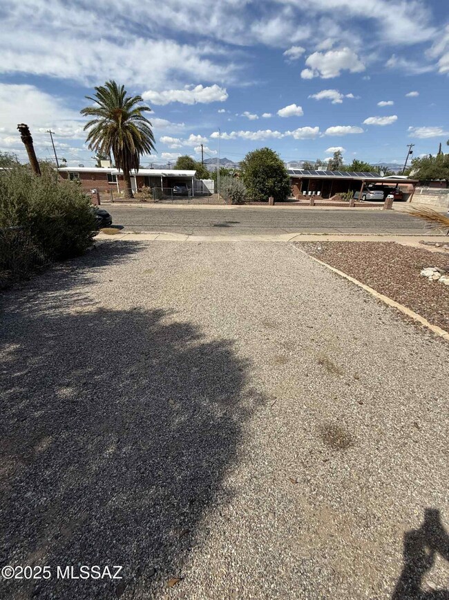 4832 E 24th St, Tucson, AZ 85711 - photo 5