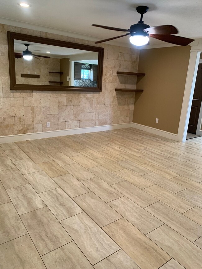 845 Holly Ridge Dr, Houston, TX 77024 - photo 2