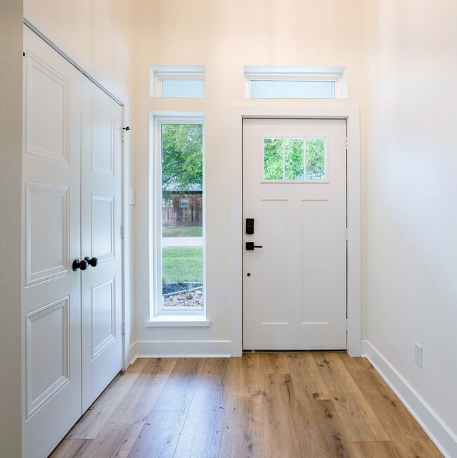 405 North Chestnut S Foster St unit B, Tomball, TX 77375 - photo 7