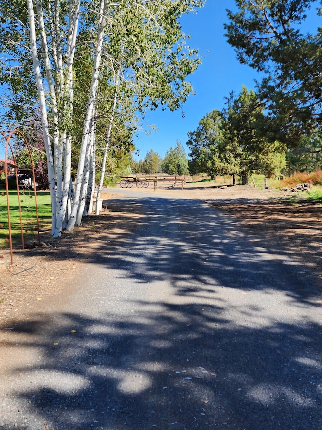 18625 Couch Market Rd, Bend, OR 97701 - photo 6