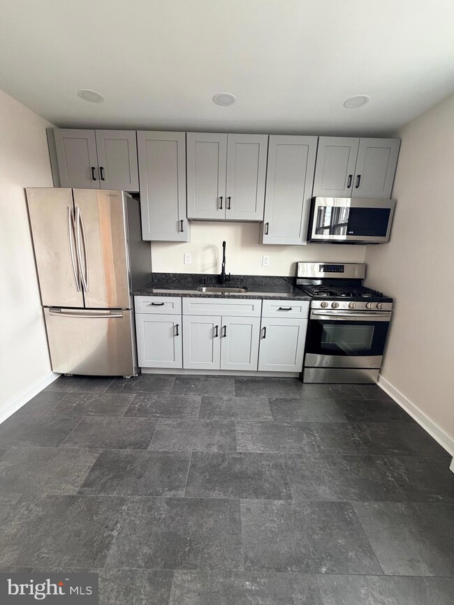 1801-3 W Godfrey Ave unit 2ND FL, Philadelphia, PA 19141 - photo 5