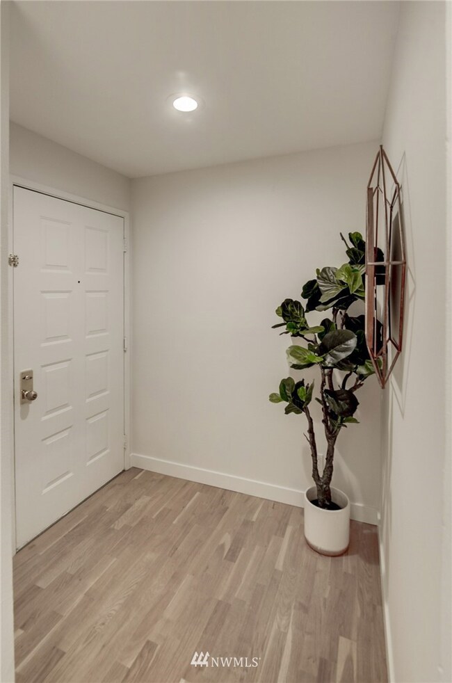 2572 14th Ave W unit 203, Seattle, WA 98119 - photo 6