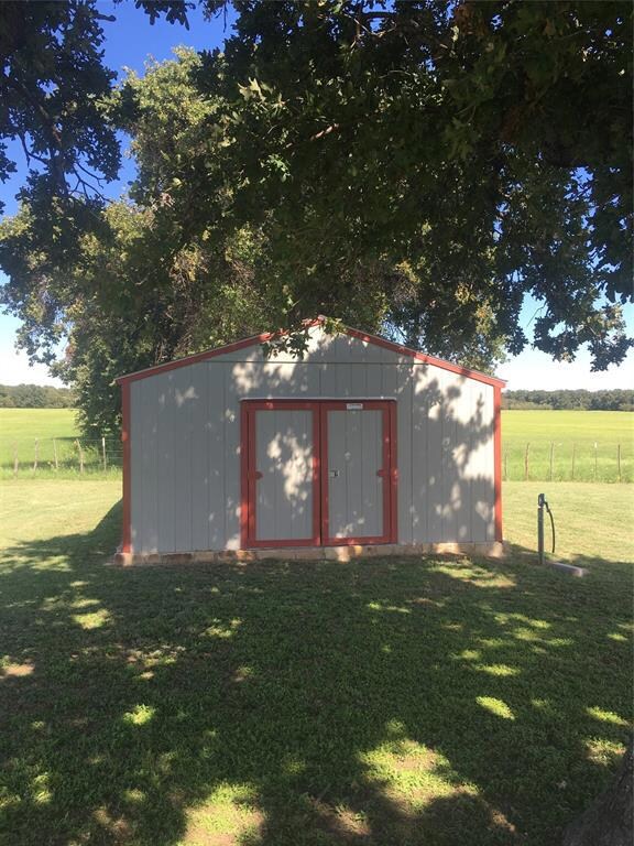 2004 Newberry Rd, Millsap, TX 76066 - photo 6