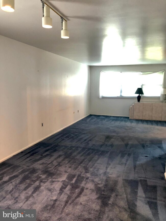 353 Peachtree Dr, Jenkintown, PA 19046 - photo 4