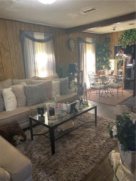 Living / Dining Room
Combo
