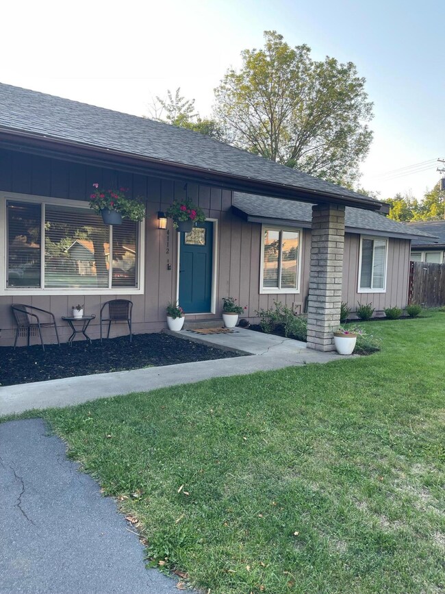 4112 Meadows Dr, Klamath Falls, OR 97603 - photo 2