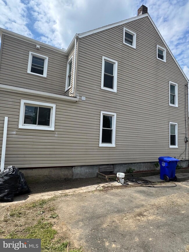 642 Brookline St, Reading, PA 19611 - photo 7