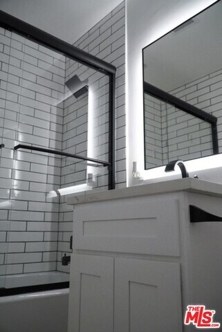 21819 Dumetz Rd, Woodland Hills, CA 91364 - photo 4