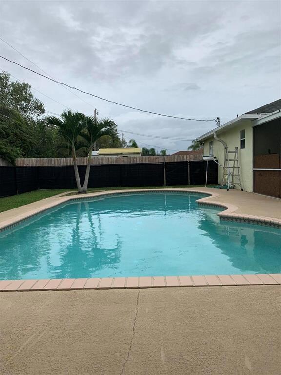 GUERNSEY POOL 2