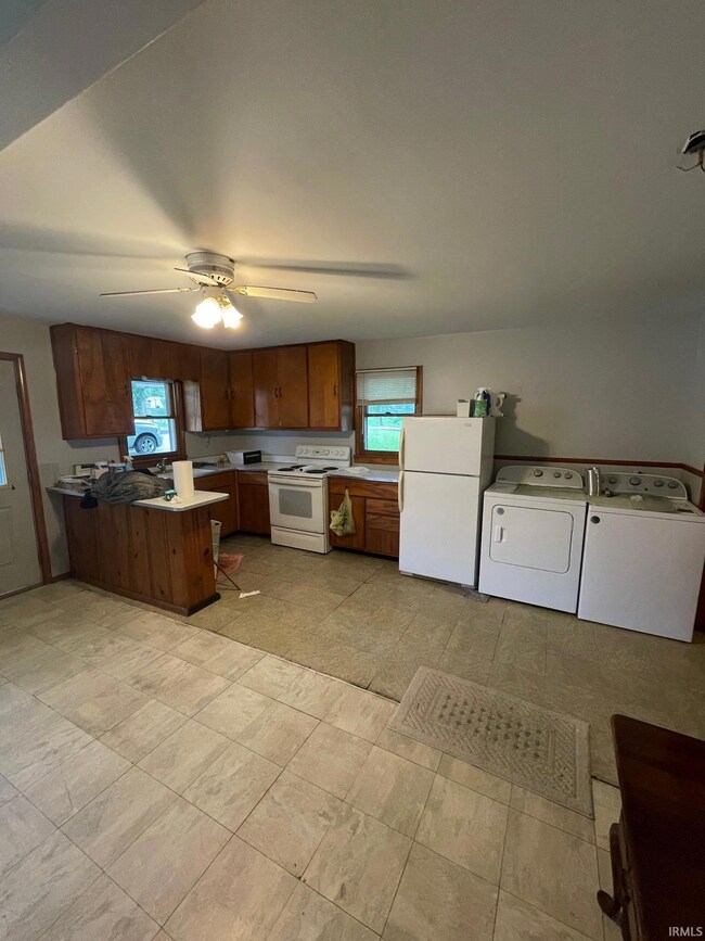 109 S 3rd St, Edwardsport, IN 47528 - photo 6