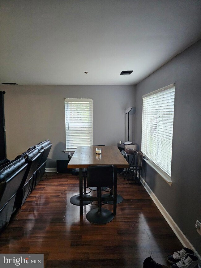 1662 Brooksquare Dr, Capitol Heights, MD 20743 - photo 4