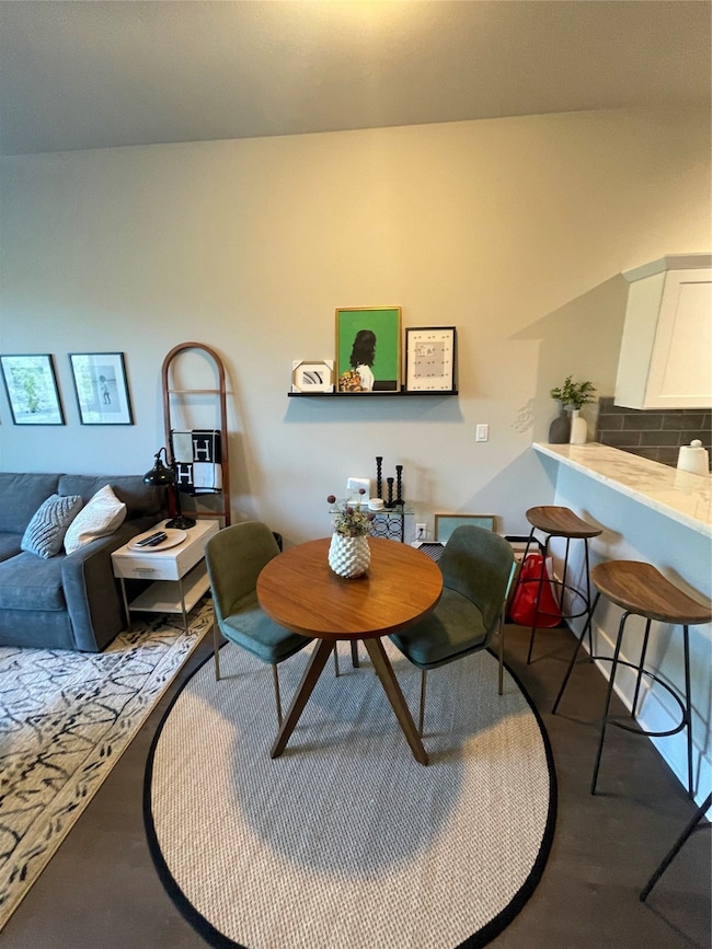 2727 Houston Ave unit 304, Houston, TX 77009 - photo 7