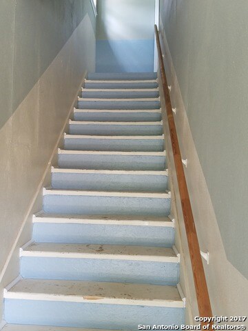 11121 Mesquite Flat unit ABOVE GARAGE, Helotes, TX 78023 - photo 3