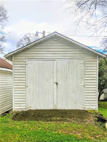 One car detached garage.