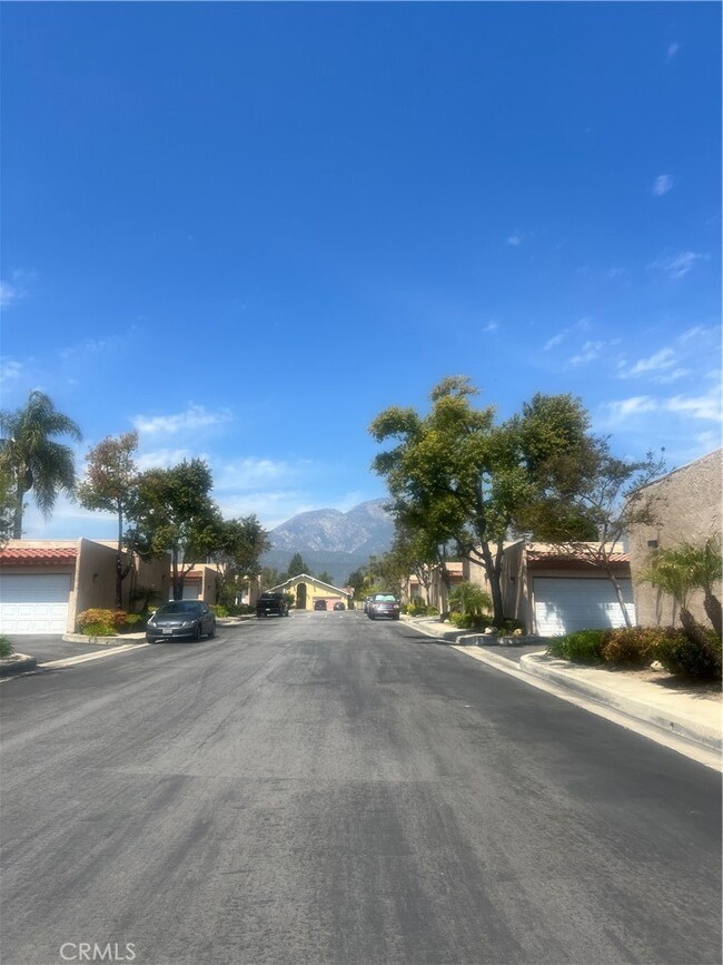 1374 Bouquet Dr unit D, Upland, CA 91786 - photo 4