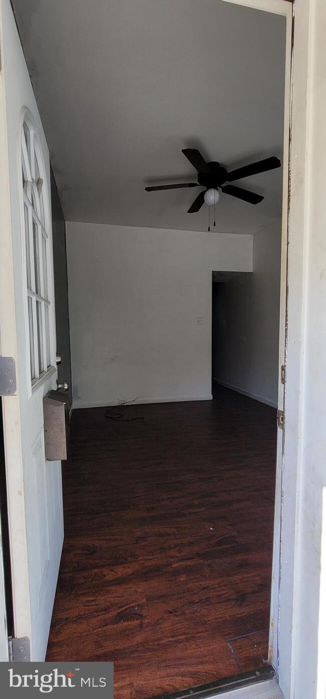 614 Locust St, Reading, PA 19604 - photo 5