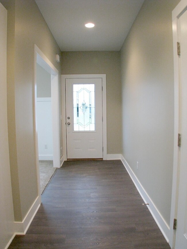 02-Foyer-Front-01