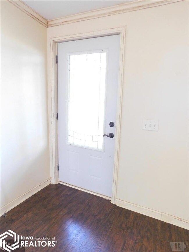 339 S Pine St, Fremont, IA 52561 - photo 4