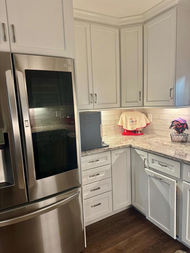 804 W Michigan Ave, Fresno, CA 93705 - photo 3