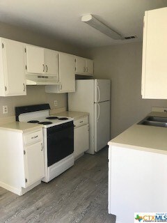 610 Bracewood Cir, San Marcos, TX 78666 - photo 4