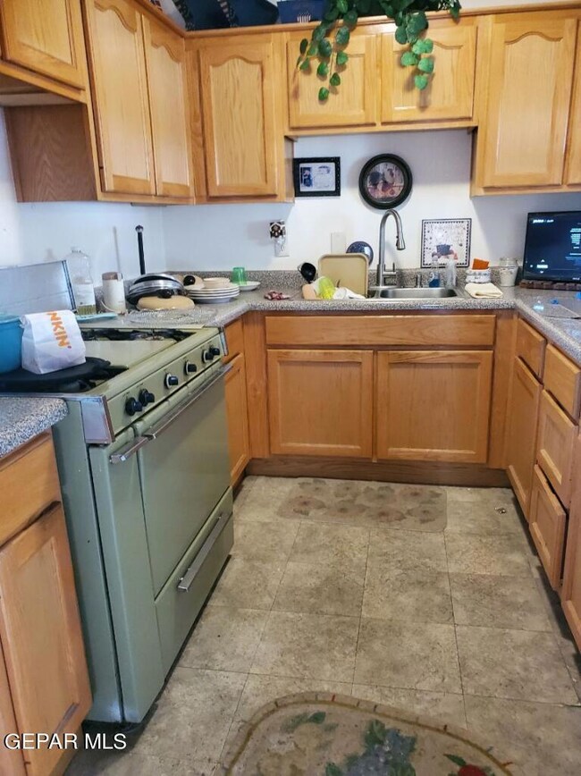 7521 Yuma Dr, El Paso, TX 79915 - photo 5